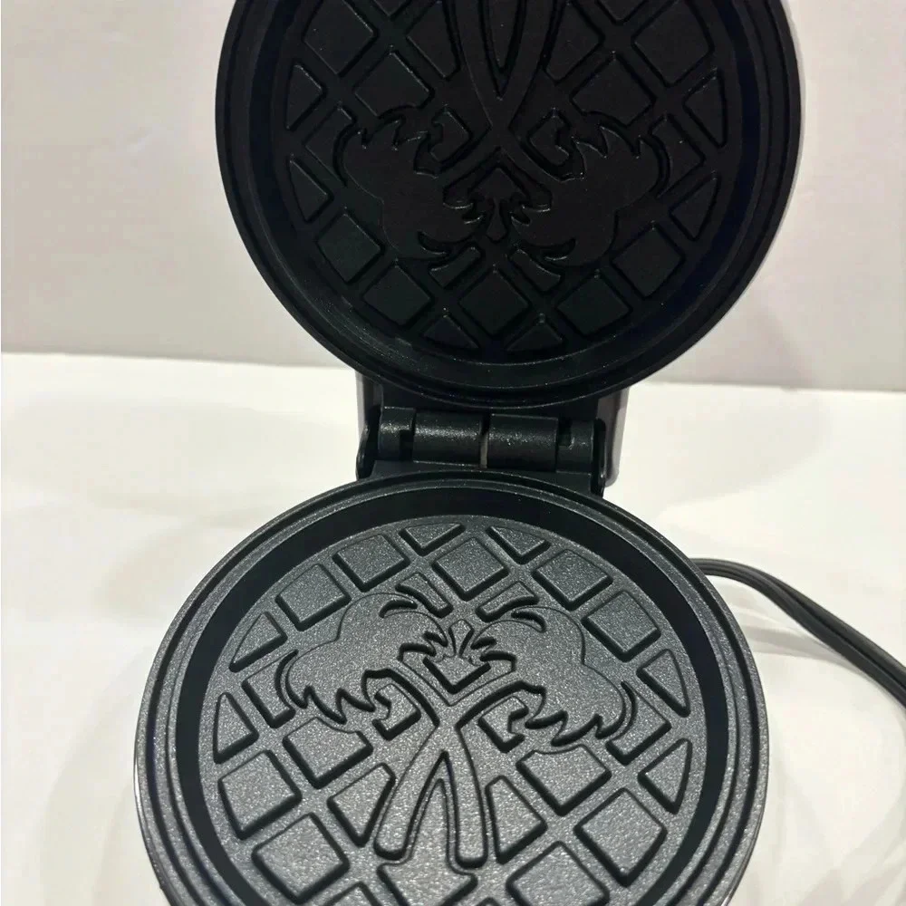 In And Out Single Waffle Maker NWT